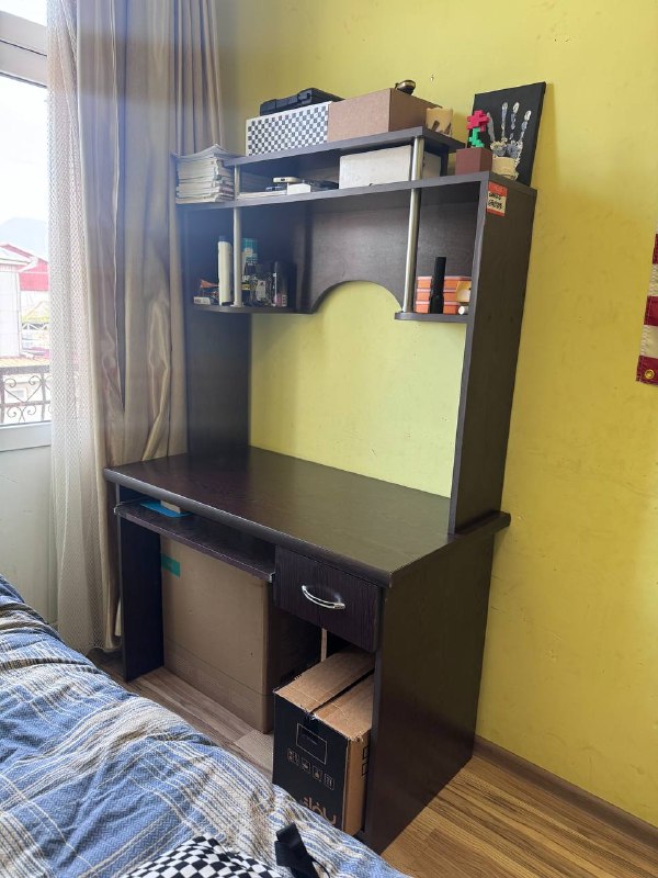 продам стол 100 лари