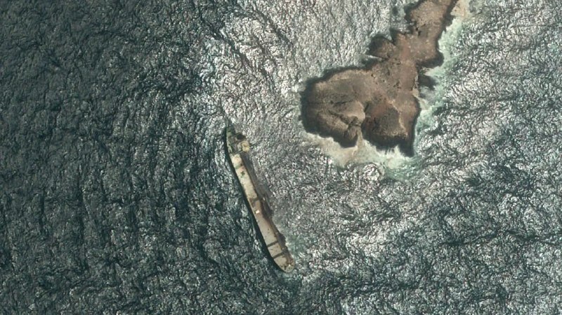 euronews یورونیوز ✔: 💢از عملیات محرمانه آمریکا برای انتقال نفت از تنگه هرمز چه میدانیم؟ارتش آمریکا در اقدامی محرمانه، یک کریدور دریایی در مس