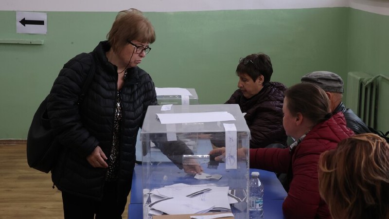 הבוחרים בבולגריה הלכו לקלפיות כדי לבחור את הנשיא.