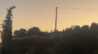 מתנחלים מסתערים על ואדי ח'ניס, ממערב לעיירה סעיר, מצפון לחברון.