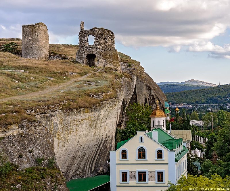 🌟ЭКСКУРСИИ НА ЗАВТРА! 🌟 🗓 02.05 (СБ) 🏰 08:30 — БАХЧИСАРАЙ 🕌 📜 В программе: ⛰ Пещерны… — ИнвестТур