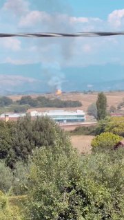 🇮🇹️ - צילומים מציגים פיצוץ אדיר במפעל התחמושת KNDS Ammo Italy S.p.A. בקולפרו, דרום מזרחית לרומא, היום.