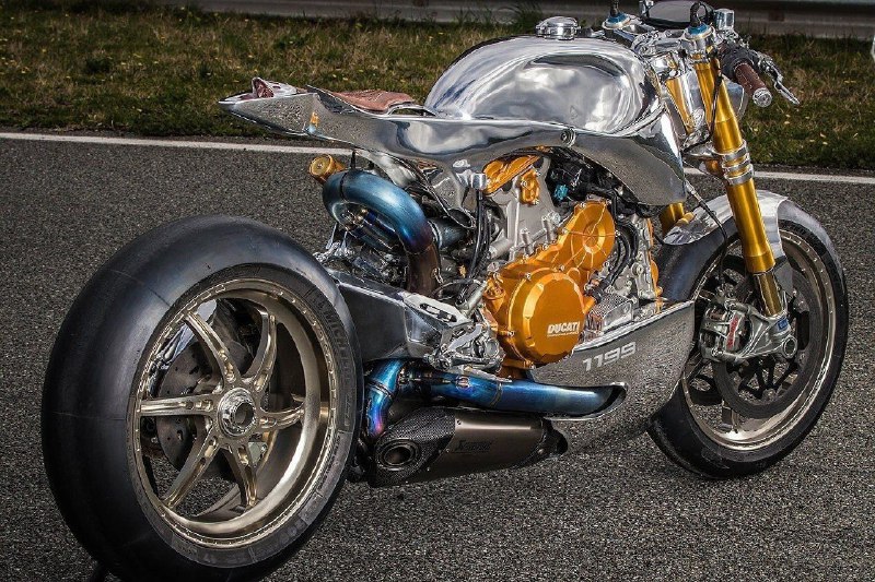 Ducati 1199 Panigale by Ortolani 5