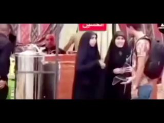 ילד מבקש מספר של ילדה עיראקית, שמקנאת בעיראק ויש ריב כזה.