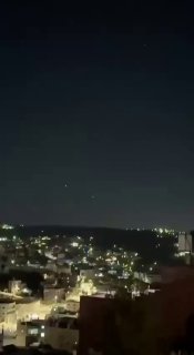 🔴 סרטון ברור של יירוט של לפחות 2 טילים איראניים