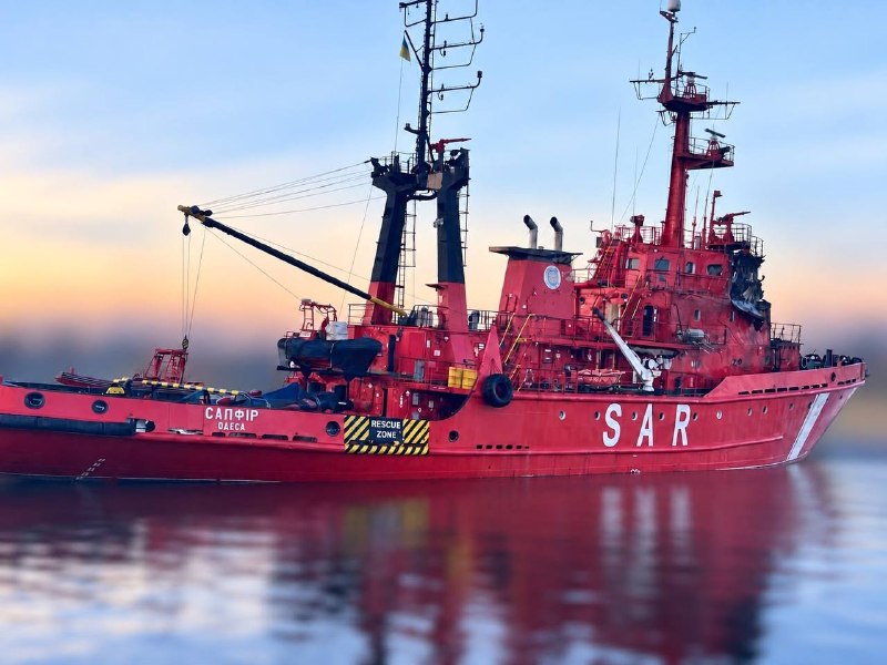 Russian forces damaged the civilian search-and-rescue tug Sapphire during an attack on a port in Odesa region, Ukraine's Development Ministry reported.