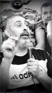 הוא נהרג, ברוך השם, פתחי חאזם סירב להתעלל על ידי צבא הכיבוש והתנגד למעצר, אז הצבא ירה בו ישירות בתוך ביתו…