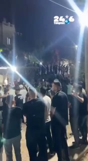 🇮🇱 קלנדיה: הערבים המטומטמים עמדו על גגון פח בהלוויה של המחבל וליד אבו סנינה.. שקרס כשהמחבלים עליו. עשרות…