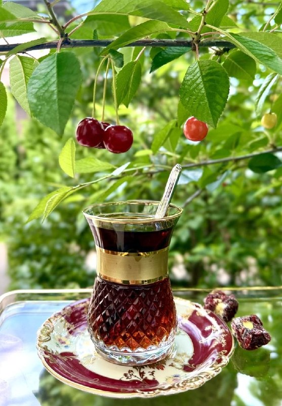 ذهن شاد و زندگی شاد: زندگی در همین اڪنون استزندگی شوق رسیدن به همانفردایی است، ڪه نخواهد آمدتو نه در دیروزی و نه در فرداییظرف امروز، پر از بو