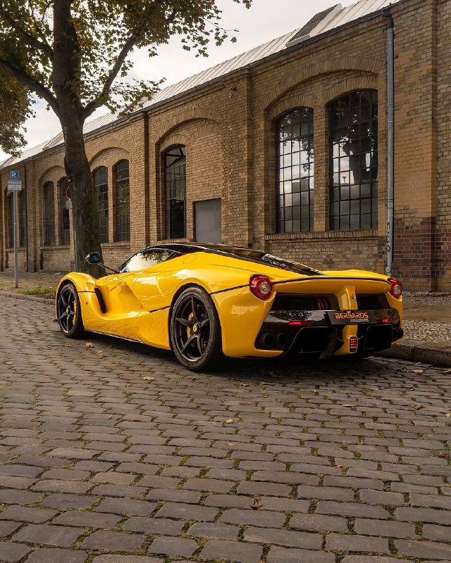 Yellow Ferrari LaFerrari 2