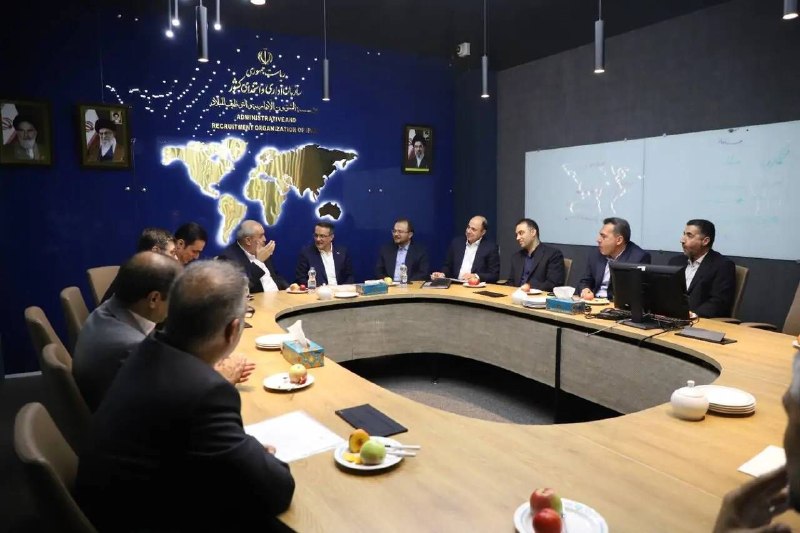 نیرو آنلاین: مدیرعامل توانیر:⚡️ ارزیابی جشنواره شهید رجایی مسئولیت مدیران را سنگین‌تر می‌کند🔸مدیرعامل شرکت توانیر، در سلسله نشست‌های 