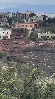 רכבי כיבוש מתקדמים בעיירה זוותאר שבמזרח לבנון.