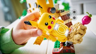 LEGO анонсировала наборы по «Покемонам» с «умными» кубикамиТехнология Smart Play позволяет получать обратную связь от фигурок — покемоны будут реагировать на удары и встряхивания при помощи звуков и вибрации.Всего в продажу 1 августа поступит 12 конструкто