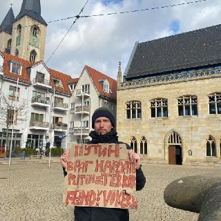 Российского активиста хотят депортировать из ГерманииРоссиянина Александра Руднева хотят депортировать из Германии несмотря на то, что власти еще рассматривают его заявление об убежище. Об этом со ссылкой на активиста сообщил «Антивоенный комитет России».Р