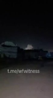 ️🇵🇸 הצילומים מציגים את רגע העימותים ממזרח למחנה ג'בליה בעזה, לכאורה בין לוחמי חמאס למיליציה נוספת הנתמכת…