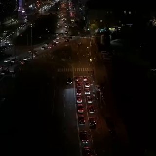 קייב בלילה "יפה": פקקים באורך קילומטרים ומחסור בחשמל.