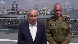 🔴 ראש ממשלת ישראל בנימין נתניהו ביקר בבסיס חיל הים הישראלי בחיפה ואמר שם כי מטרת השבויים הישראלים היא "להג…