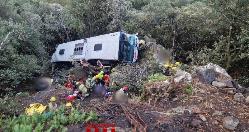 בספרד, ב-25 באוקטובר, אוטובוס יצא מהכביש ונפל ממדף של 20 מטר ליד ברצלונה. 83 בני אדם נפצעו, שבעה מהם במצב קשה