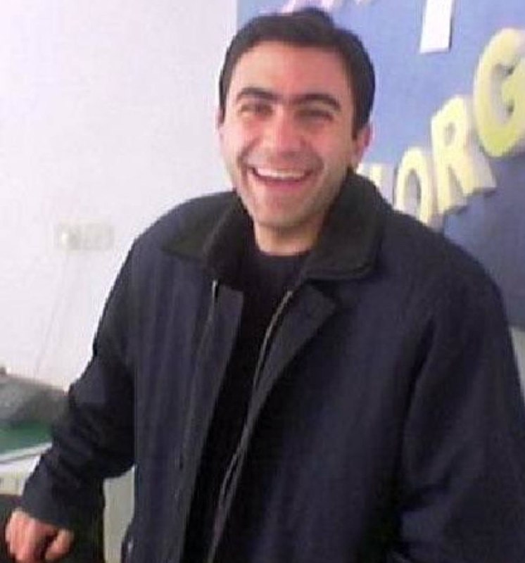پاسارگاد نیوز KFP: روزت مبارک پزشک🤍 #رامین_پوراندرجانیپزشک باشرفی که در ماجرای کهریزک مقابل اشغالگران سرخم نکرد و جان گرامی خود را فدای