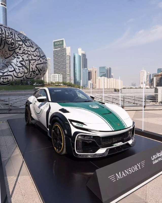 Ателье Mansory выпустило Ferrari для полиции Дубая — их автопарк пополнила модель Purosangue.