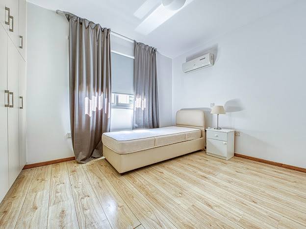 2-bed modern apartment near the beach in Germasogeia photo 3