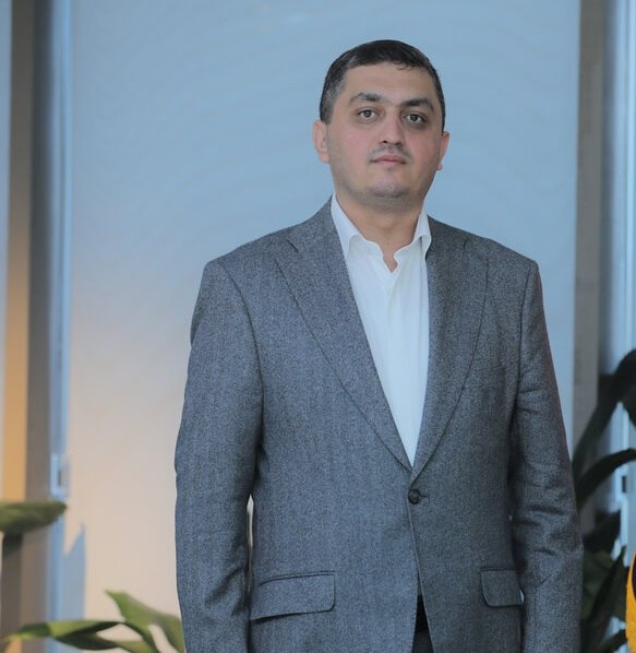 دنیای بورس: میثم فدایی از رویکرد دولت چهاردهم به بازار سرمایه می‌گوید:🔵 ۳سیاست دولت چهاردهم برای تقویت بازار سرمایه میثم فدایی،‌کارش