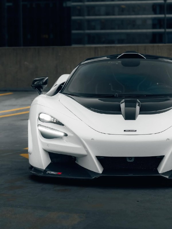 Один из 15 McLaren 720 N-Largo 8