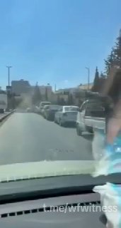 ️🇸🇾 צילומים המציגים מכוניות שעומדות בתור מול תחנות דלק בדמשק כאשר משבר הדלק מחמיר בסוריה למרות ירידת המחי…