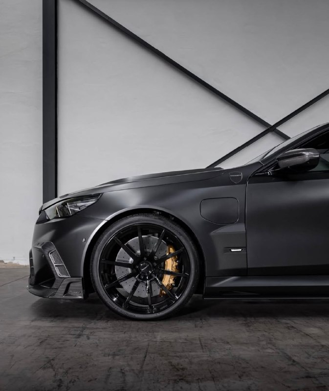 BMW M5 7