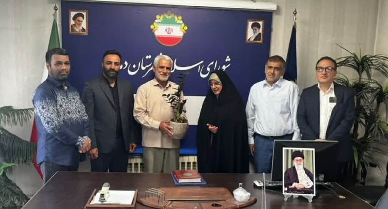 پایگاه خبری تارود: 📸 تجلیل از آزاده سرافراز جامعه شورایی شهرستان دماوند🔹همزمان با سالروز بازگشت غرورآفرین آزادگان به میهن اسلامی، آیین تجلی