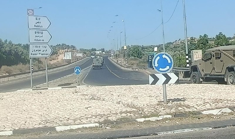 דחוף: כוחות הכיבוש פושטים על בתים נוספים ומביאים תגבורת צבאית חדשה לעיירה ג'יוס, מחוז קלקיליה.