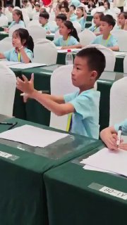 Lightning-fast minds on full display at the 2026 Zhongzhou Cup ⚡️🧠Competitors stunned the crowd with astonishing speed and accuracy, solving complex calculations entirely in their heads.Science and facts💡