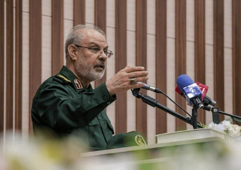 کانال اخبار امیران: 🔴 سخنگوی سپاه: اگر آمریکا به تفاهمنامه بازگردد، میتوانیم در چارچوب تفاهم انجامشده، تنگه هرمز را باز کنیم.◽️تنگه هرمز