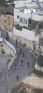 🇮🇱 מקורות פלסטינים מפרסמים סרטון המתעד חיילי צה"ל נעים עם מיכלי חומר נפץ לקראת פיצוץ ביתו של חמודה ג'בעה…