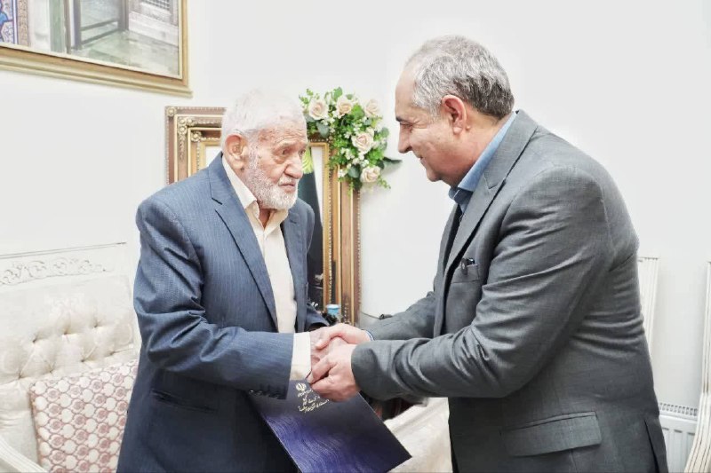 استانداری آذربایجان شرقی: 🔹استاندار آذربایجان شرقی به دیدار خانواده شهید مالک رحمتی رفت بهرام سرمست، استاندار آذربایجان شرقی در بدو ورود به شهرستا