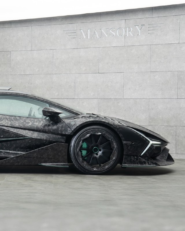 В ателье Mansory решили выпустить Lamborghini, полностью покрытую карбоном. 3