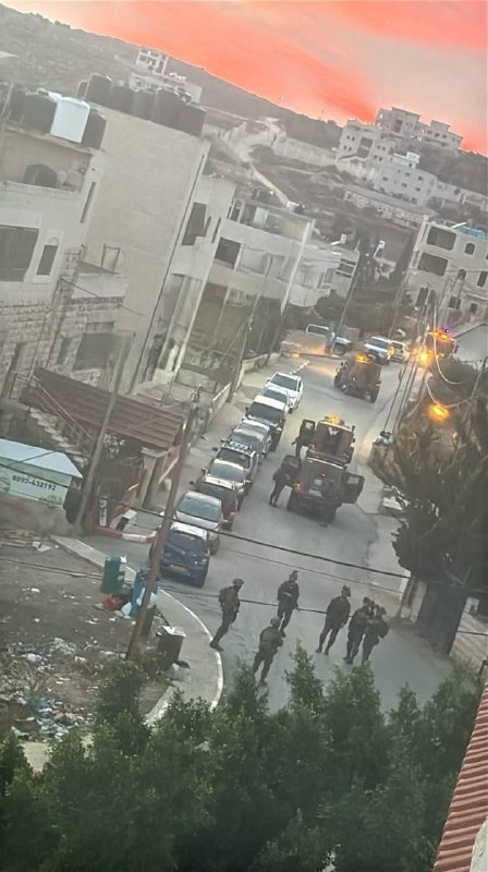 עקבו אחרי סאפא| חיילי הכיבוש פרוסים באמצע הכפר דיר ג'ריר, מזרחית לרמאללה, באמצע הגדה המערבית