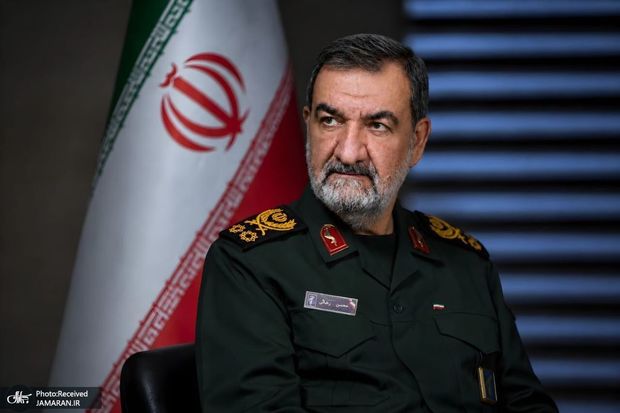 جماران: 🔴 پیام دبیر شورای‌ عالی امنیت ملی به فرماندهی کل قوا: اقدام حکیمانه حضرت‌عالی در انتصاب ۶ تن از فرماندهان عالی‌رتبه و اب