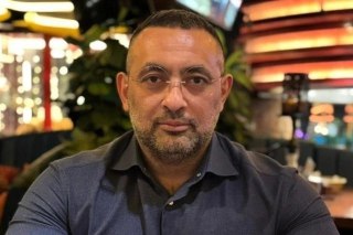 ⚡️ «Работал ОБОП в сопровождении СОБР...» В Екатеринбурге снова задержали уже нового главу азербайджанской диаспоры — СМИНовый глава азербайджанской диаспоры на Урале Видади Мустафаев задержан по делу о мошенничестве (ст. 159 УК РФ), пишут «Ура.ру», E1 и «