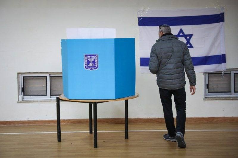 הקלפיות נפתחות בישראל ומתחיל תהליך ההצבעה לבחירות לכנסת