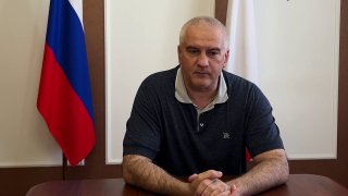 Trouble in paradise. Crimean residents say the fuel shortage is disrupting daily life, complaining that “there is no gasoline” and minibuses are not running.