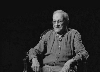 Умер ведущий передачи «Радионяня» Лев Шимелов, сообщает РИА «Новости». Ему было 96 лет.«Врачи боролись за его жизнь, делали операцию. Его подключили к ИВЛ, пролежал практически неделю, но не смогли спасти. Он умер из-за инсульта», — рассказали агентству бл