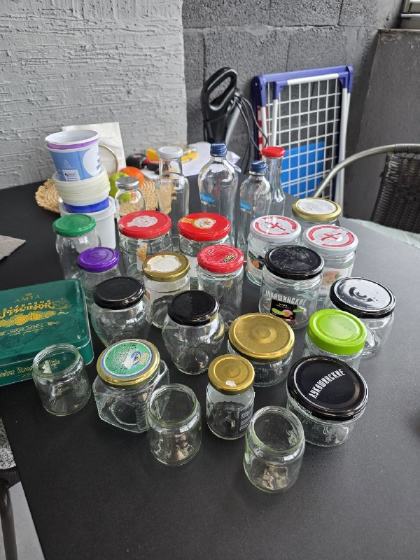 Банки от 0.12 до 0.75 л, стаканы PS, контейнер от конфет FE — фото 1