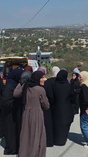 עצב ובכי... חלק מהפרידה והלוויה של ההרוג עומר טובסי, שנהרג אמש מכדורי מיליציות המתנחלים בכפר חג'ה בקלקיליה.