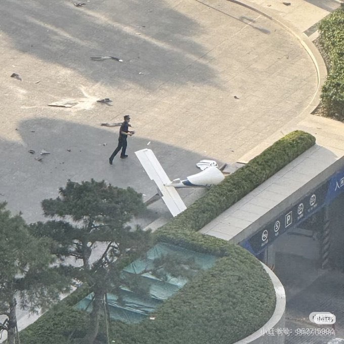 🇺🇸 Bouncer in #SanDiego (at Park 101 in Carlsbad, June 24) arrested after shooting a patron in the face at point blank range with his taser.Carlsbad PD arrested 42-year-old David Marquez on suspicion of assault with a deadly weapon and assault with a stun gun.The patron was evaluated by Carlsbad Fire Dept. and transported to a hospital. No public details yet on the extent/severity of injuries. Investigation ongoing; restaurant terminated the guard and security vendor.Follow us -> LiveLeak