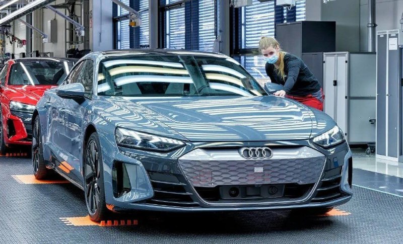 Volkswagen и Audi намерены пересмотреть стратегию электрификации