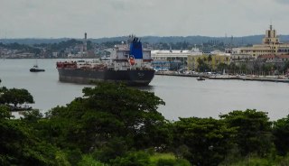 ⚡️США пропустили российский нефтяной танкер к Кубе — несмотря на объявленную ранее энергетическую блокадуБереговая охрана США не стала перехватывать танкер «Анатолий Колодкин», который везет на Кубу около 730 тысяч баррелей нефти. Судно находится у восточн