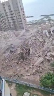 В Венесуэле произошло два землетрясения магнитудой 7,2 и 7,5, погибли 32 человека и около 700 пострадали, сообщают Геологическая служба США и местные власти.  По данным Геологической службы США, с вероятностью 44% число жертв может составить от десяти до 1