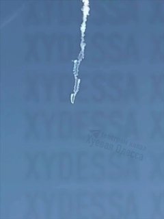 ️🇷🇺🇺🇦 צילומי מטוס מיג-29 אוקראיני מתרסק באזור אודסה שבאוקראינה לאחר שעל פי הדיווחים טיל אוויר-אוויר כשל…