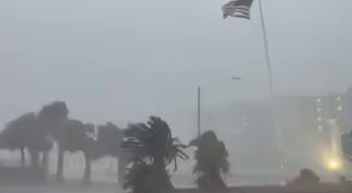 🎦 Typhoon "Isias" left 4 dead in America; Hundreds of thousands of people fell silent